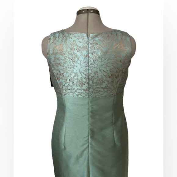 R&M Richards 2 piece beaded dress set, sz 8 - Picture 6 of 7